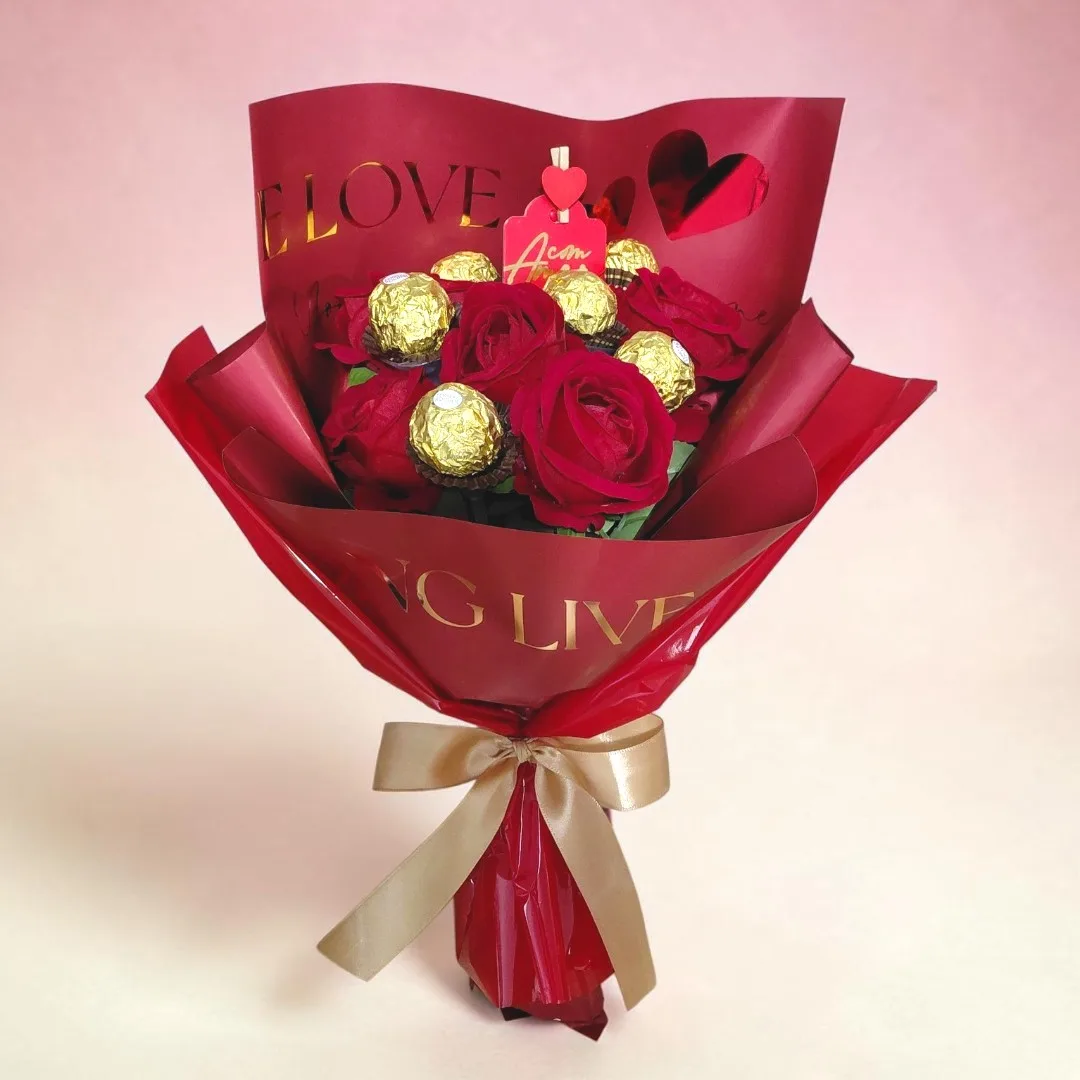 Buquê Juliet Rosas Eternas+ Bombons